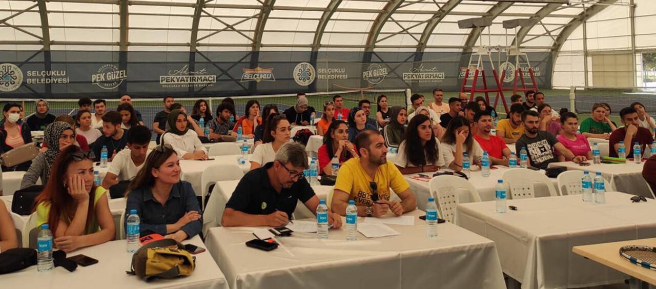 Tenis  çizgi hakemliği kursuna ilgi yoğun oldu