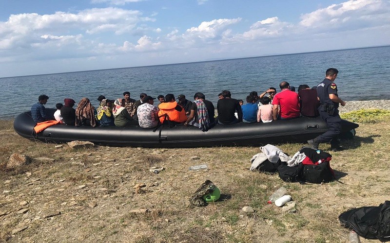 59 Arakanlı mülteci ıssız bir adaya terk edildi