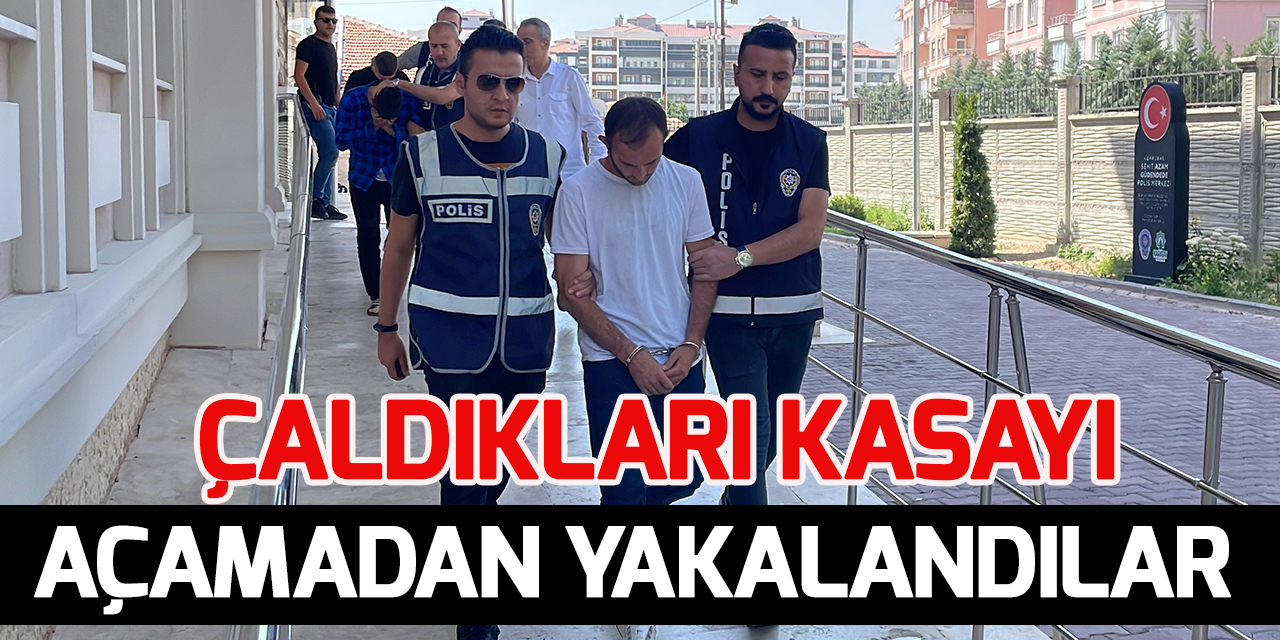 Konya'da hırsızlık şüphelileri, çaldıkları ikinci çelik kasayı açamadan yakalandı