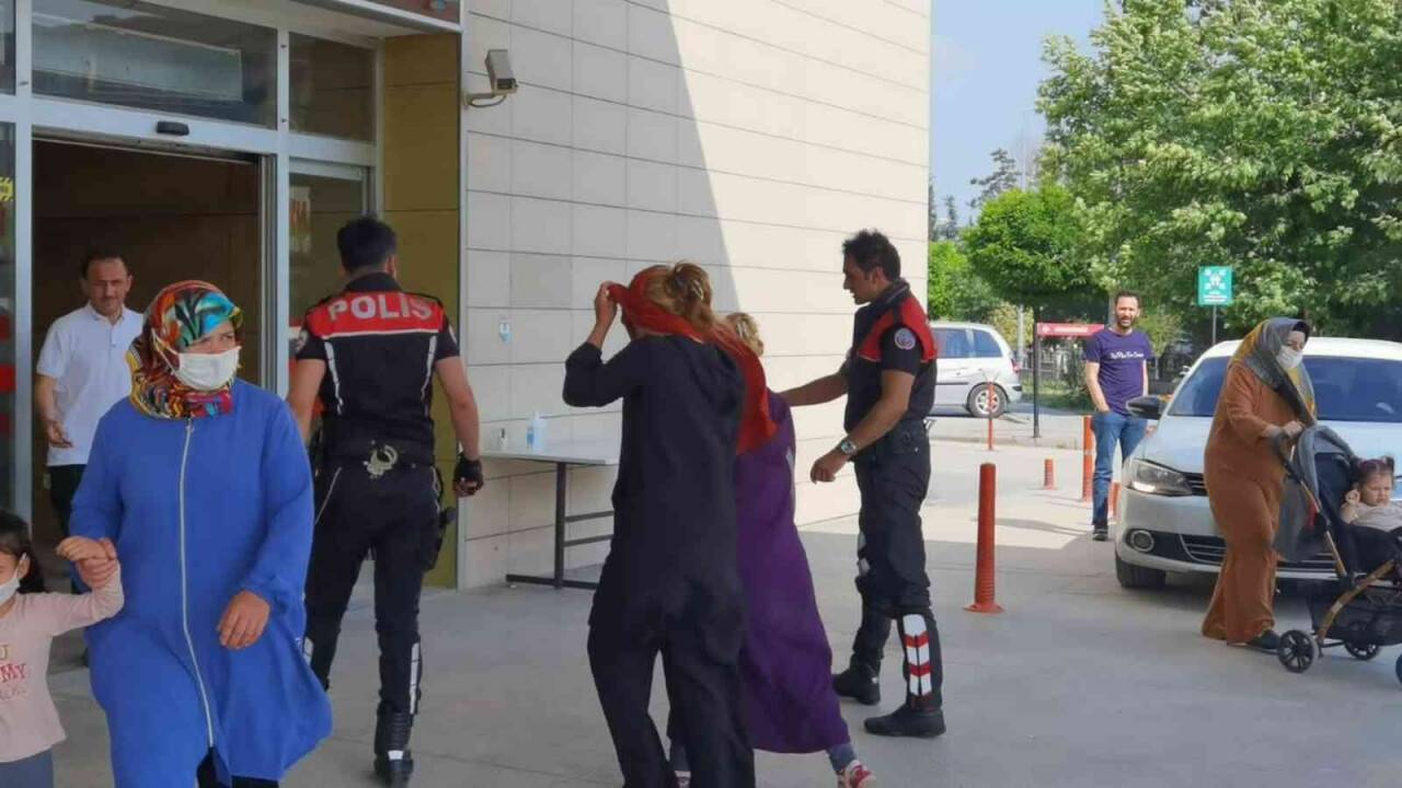 Evden ziynet eşyası çalan 2 kadın yakalandı,  basını gören şüpheli engelli numarası yaptı