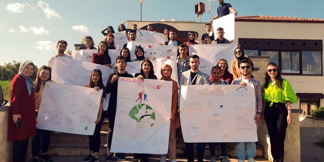 Kaliteye öğrenci eli