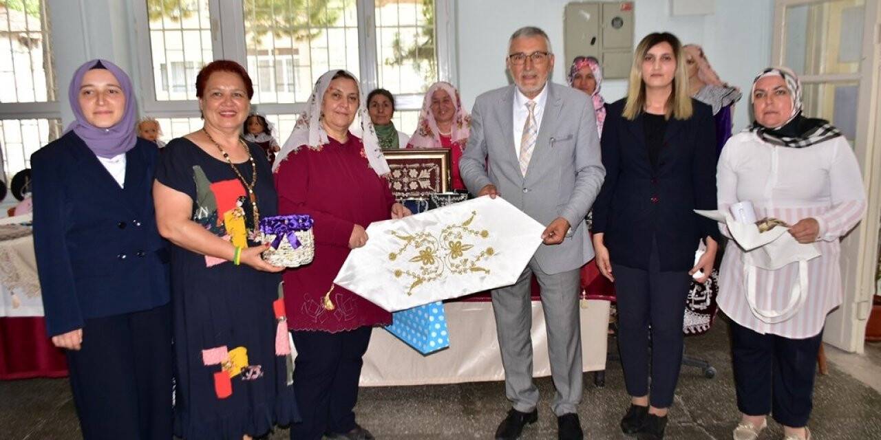 İnönü Halk Eğitim Merkezi el emeği ürünler sergisi açtı