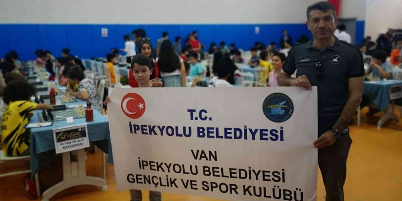 İpekyolu Satranç Sporcusu Tımushev, başarı üstüne başarı ekliyor