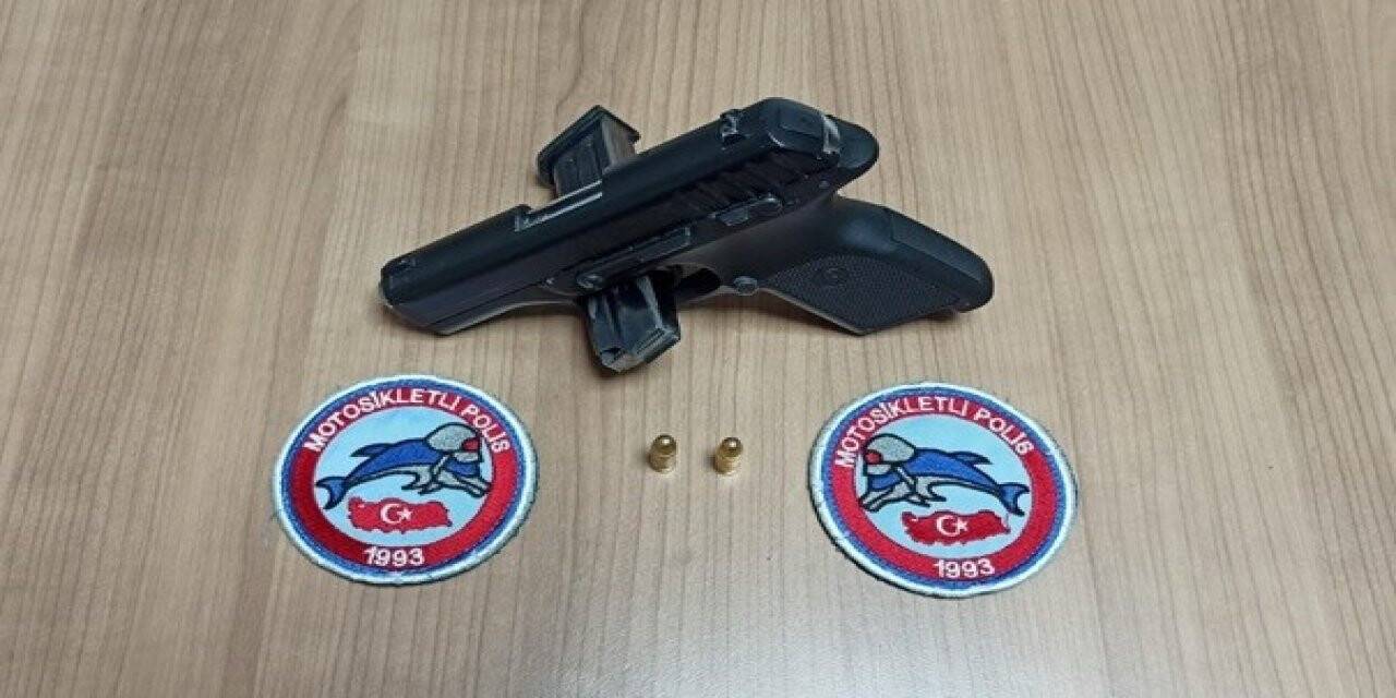 Şüpheli şahsın üzerinde silah ele geçirildi