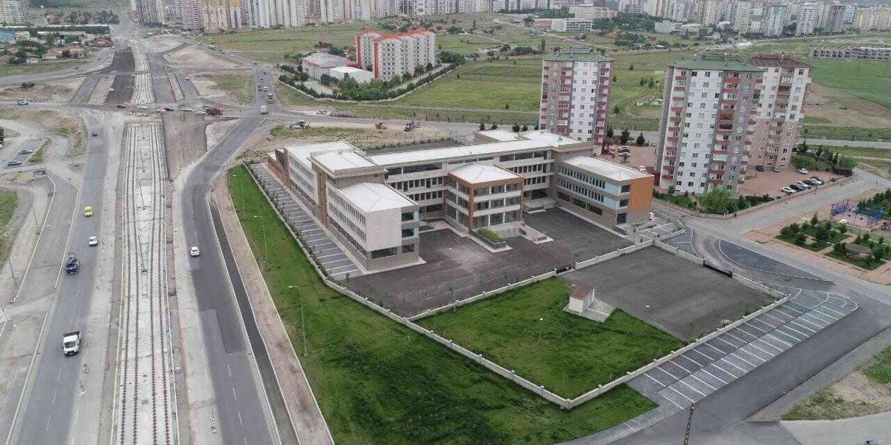 50. Yıl Dedeman İmamhatip Okulu yeni yerine taşınıyor