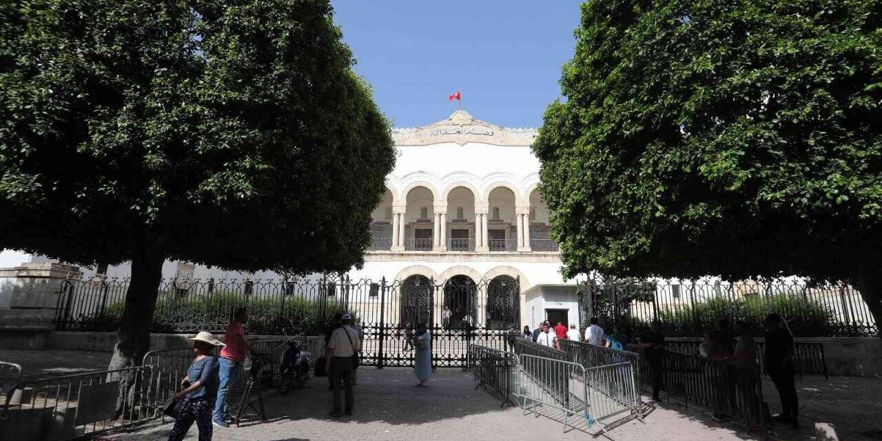 Tunus’ta hakimler, görevden alınanlar için 1 haftalık grevde