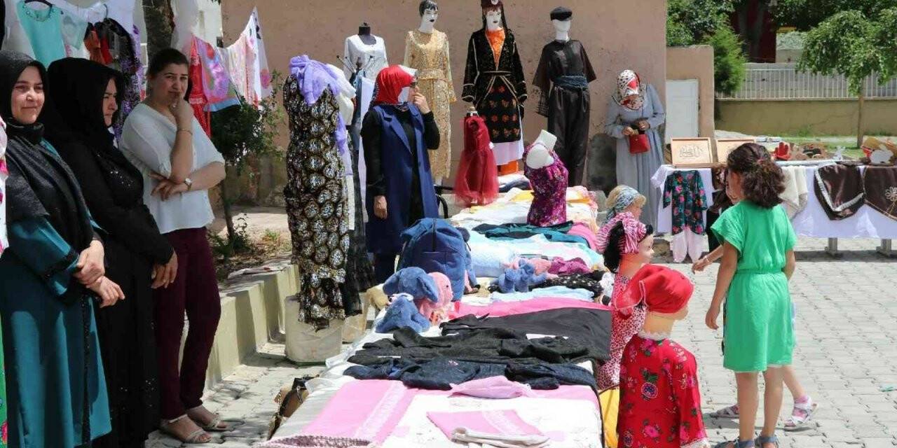 Kadınların el emeği ürünleri sergilendi