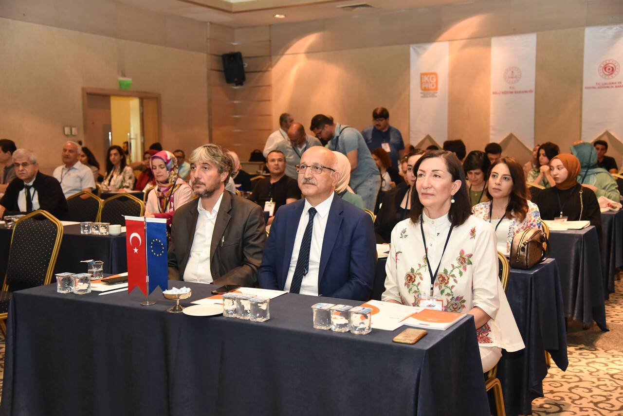 Mesleki ve Teknik Eğitim Mezunlarını İzleme Sistemi Bilgilendirme toplantısı