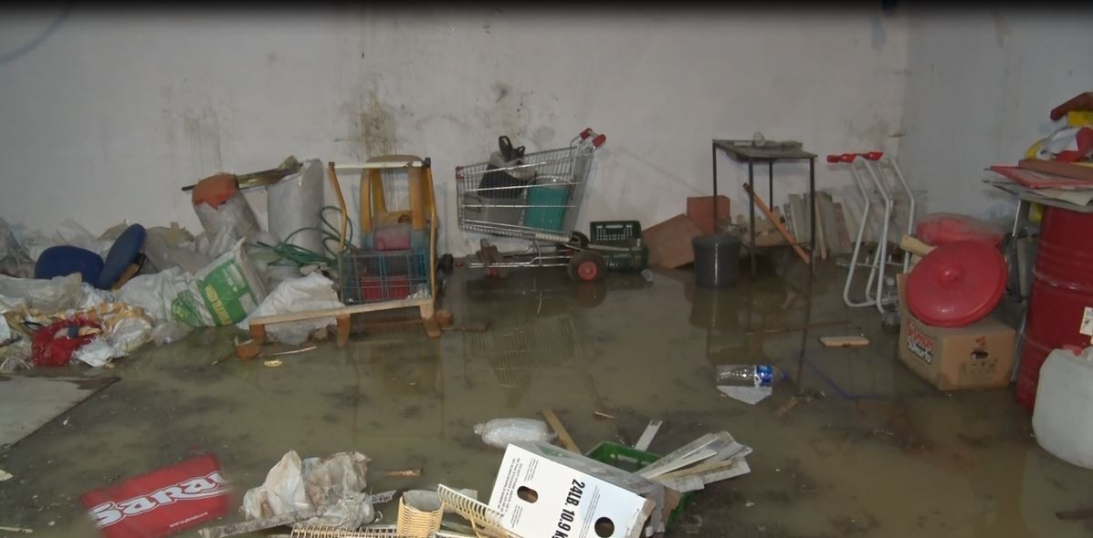 Akyurt’taki selde dükkanını su basan vatandaş: Ortalık kıyamet yerine döndü