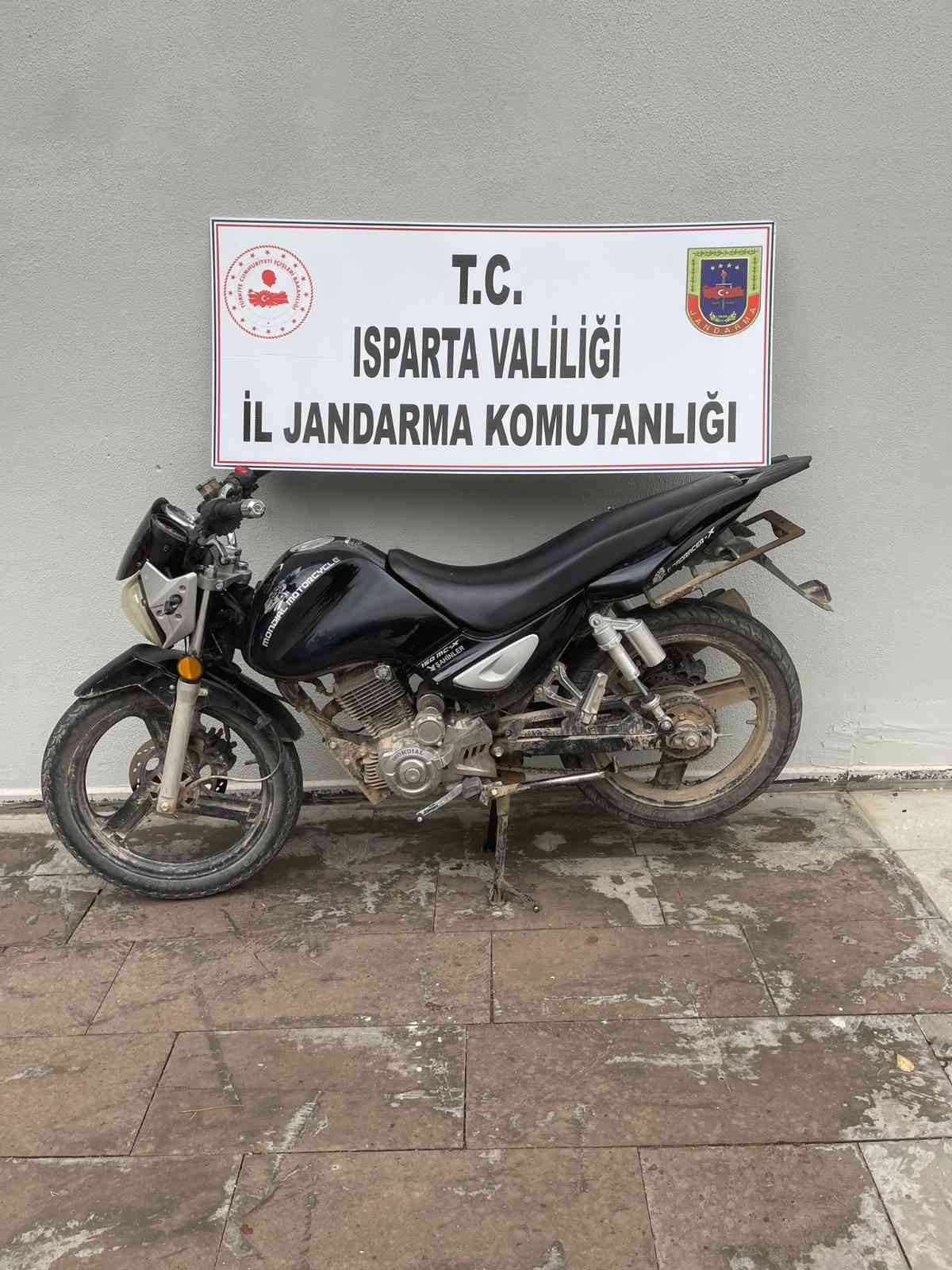 Motosiklet hırsızları tutuklandı