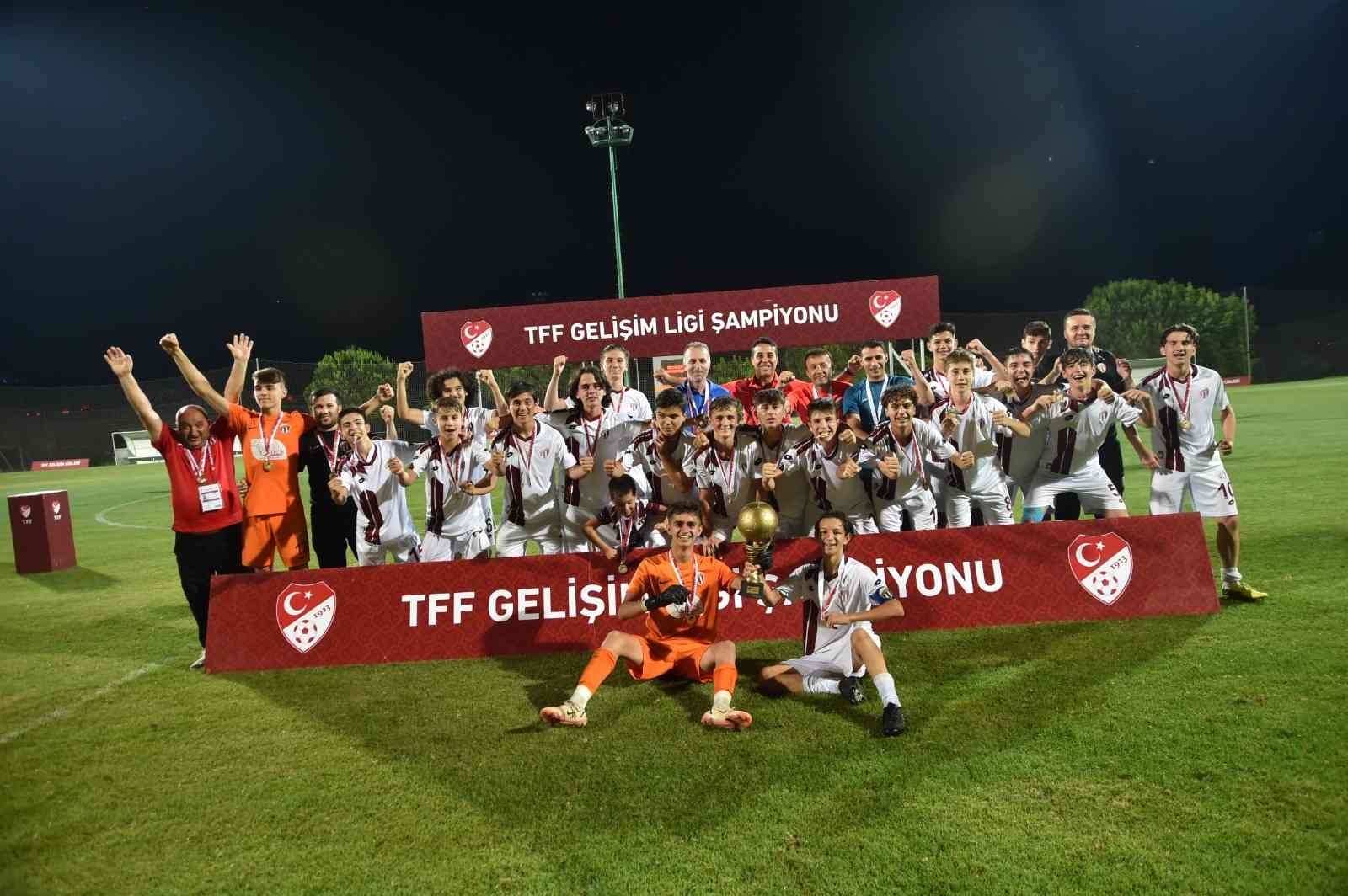 İnegölspor U15 Türkiye şampiyonu