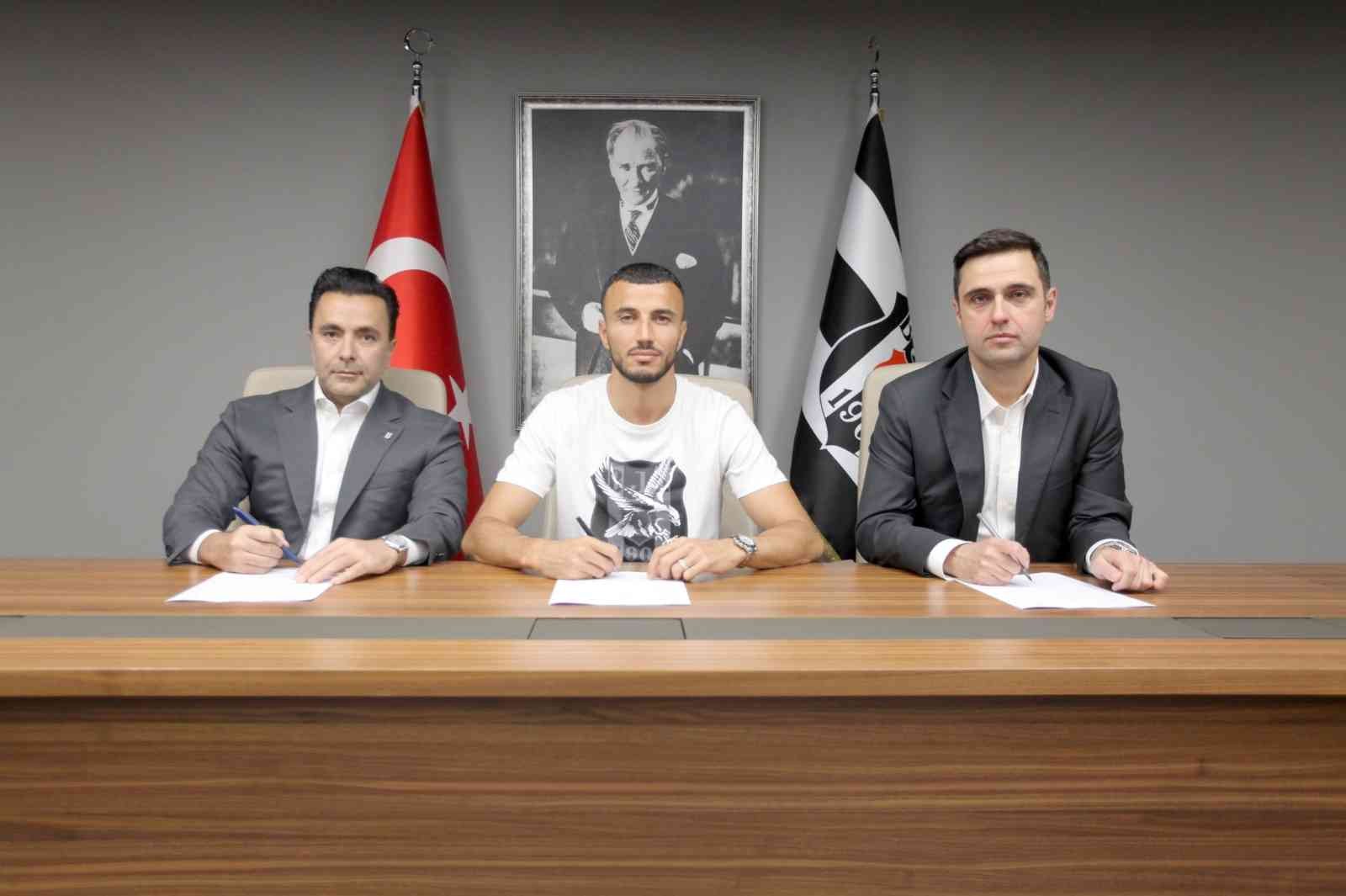 Beşiktaş’ta, Romain Saiss ile resmi sözleşme imzalandı