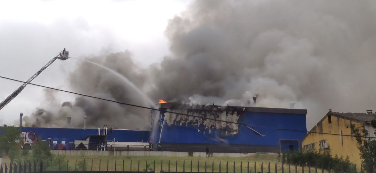 Kocaeli'de kimya fabrikasında yangın çıktı