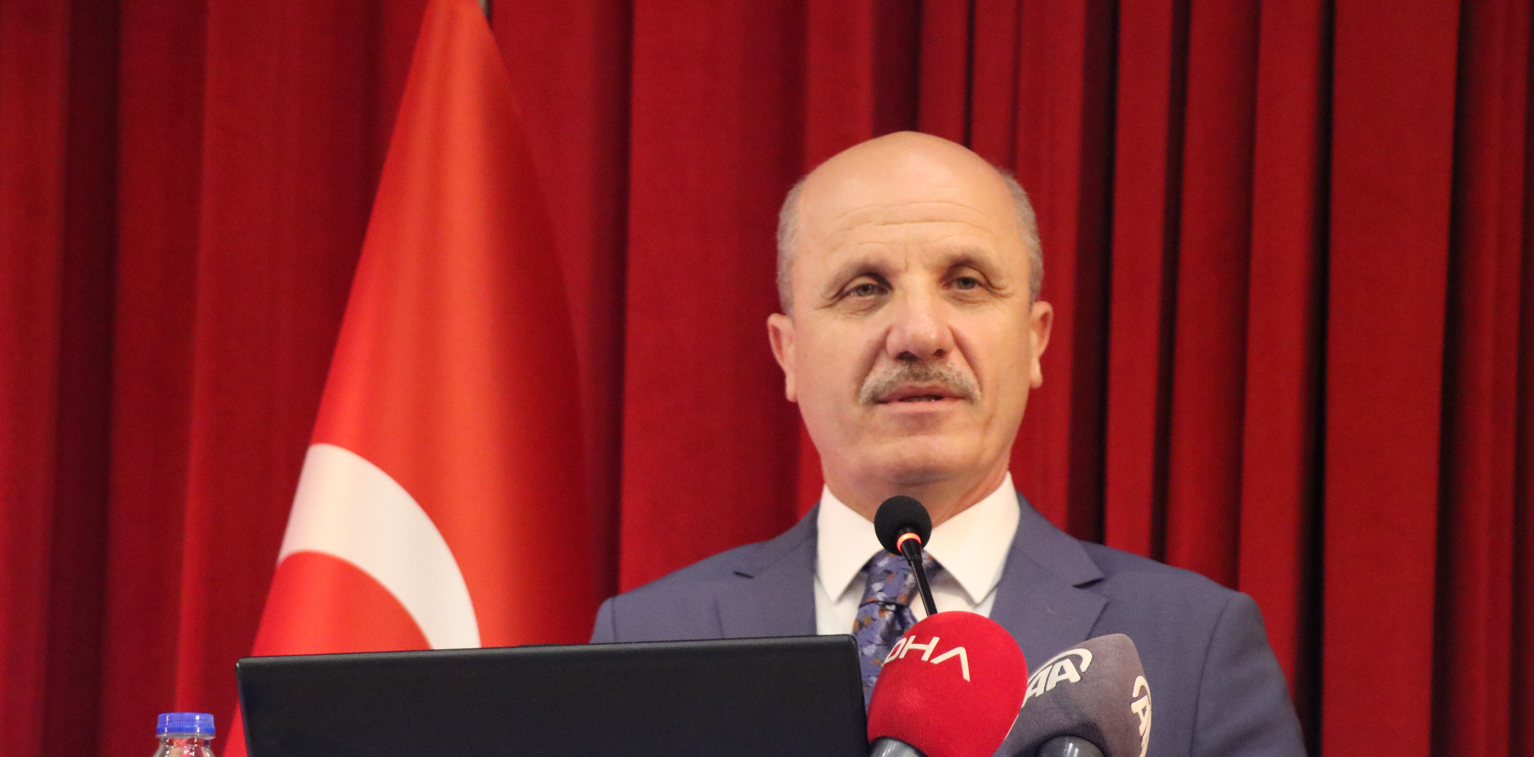 YÖK Başkanı Özvar: Barajı kaldırdık ama başarı sıralamasını değiştirmiyor