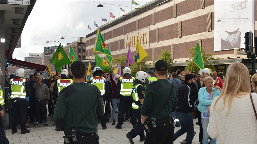 Terör örgütü PKK/YPG yandaşları İsveç'in Göteborg kentinde gösteri yaptı