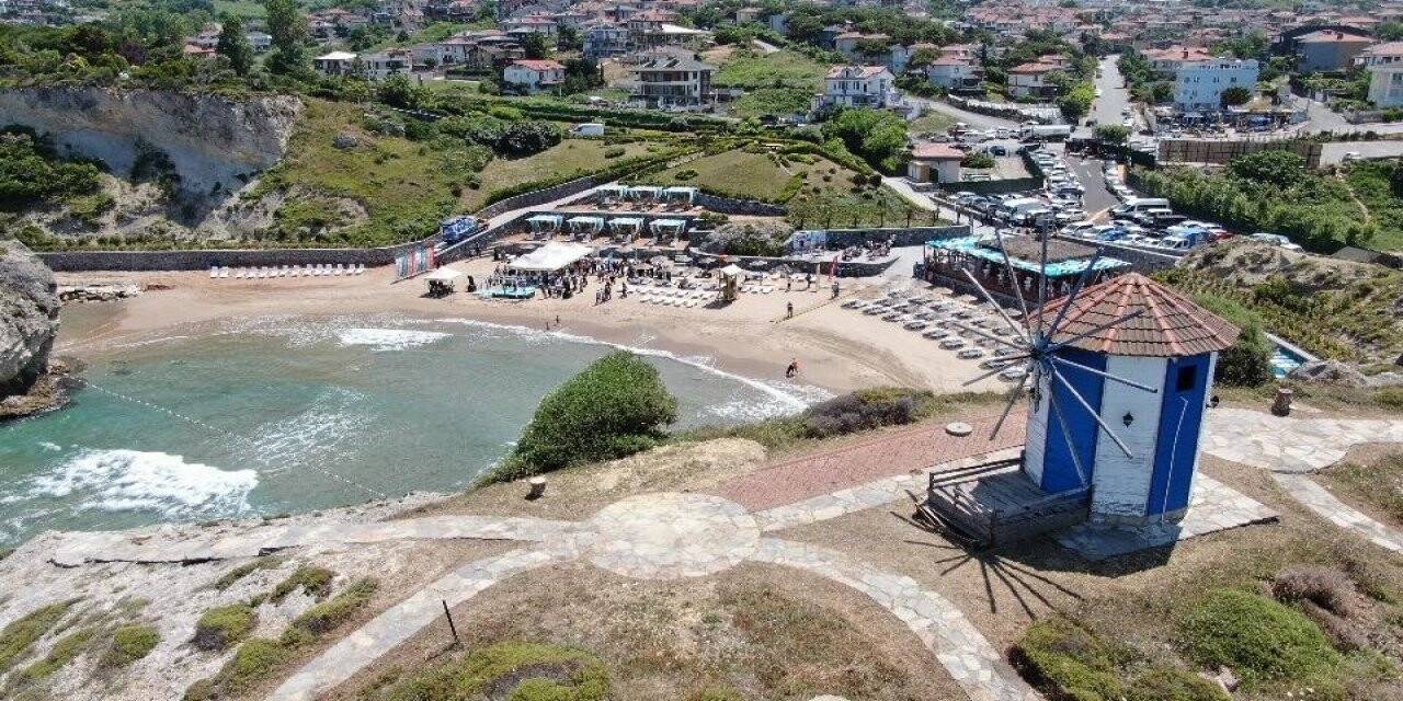 Şile A-LA Kadınlar Plajı’nda Mavi Bayrak dalgalanmaya başladı