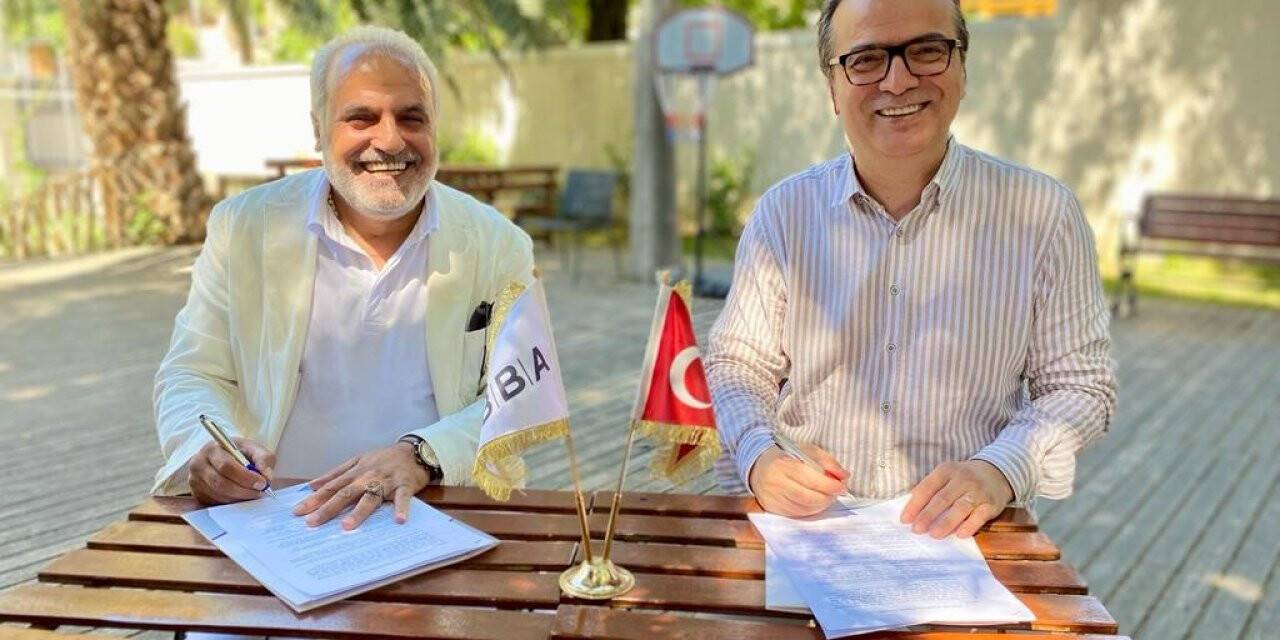 Fedakar dede Türkiye’nin en iyi otizm profesörü ile sözleşme imzaladı