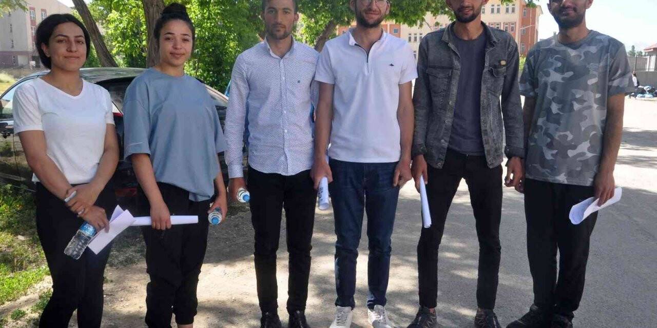 Yüksekova’da YKS heyecanı başladı