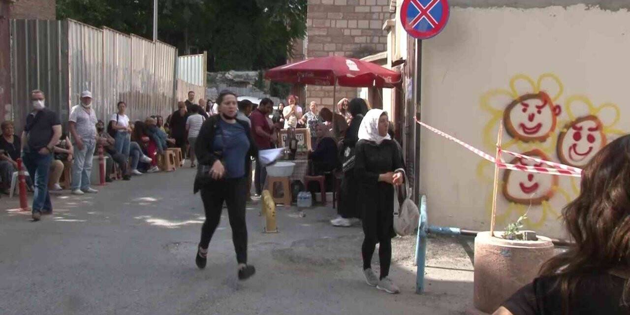 TYT sınavına geç kalanlar kapıdan döndü