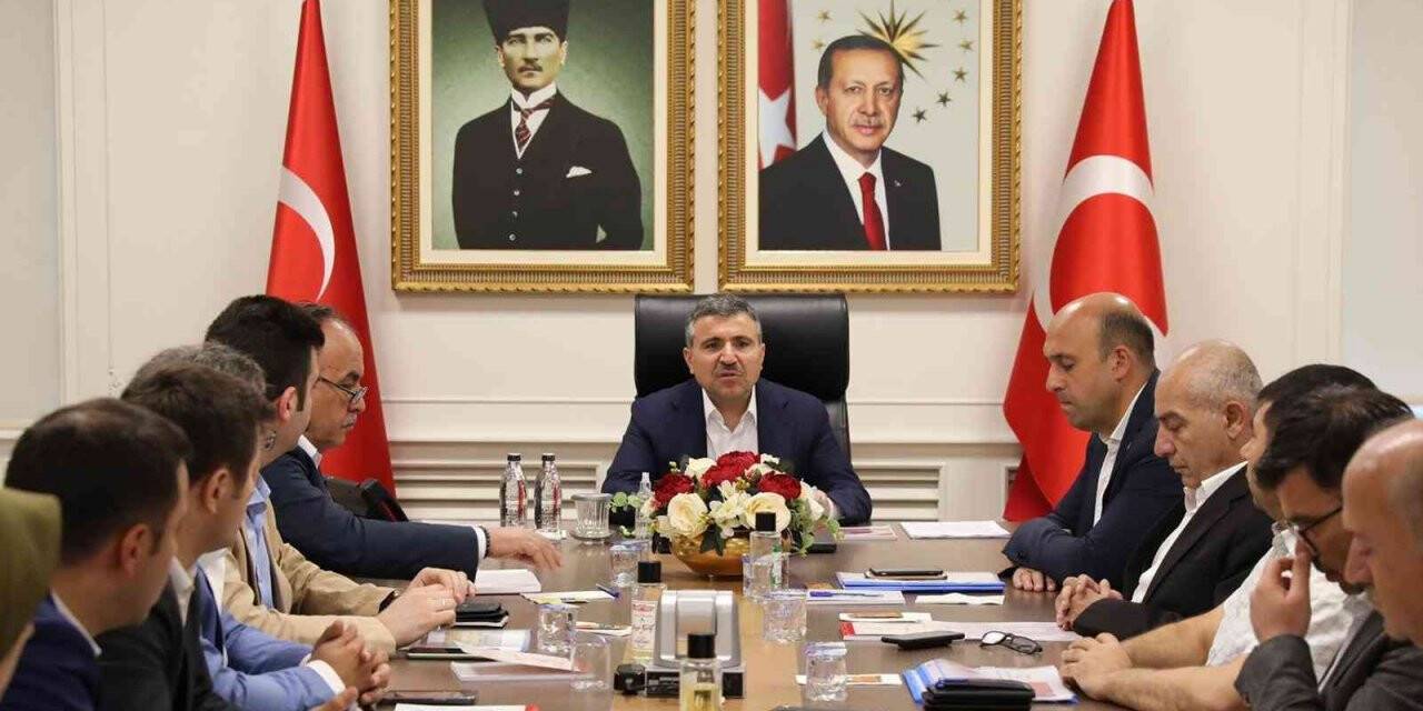 Mutluluğu kurşun sıkılmaması için toplanıldı