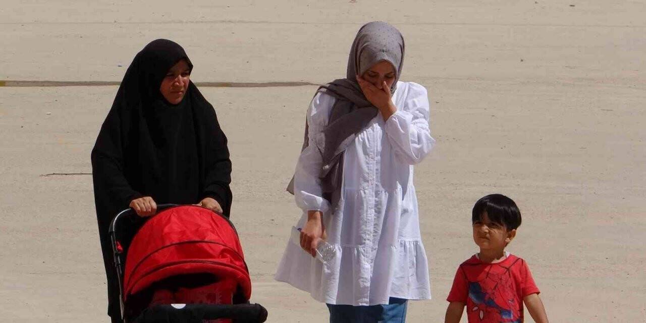 Sınava alınmayan öğrenci annesiyle şansını tekrar denedi