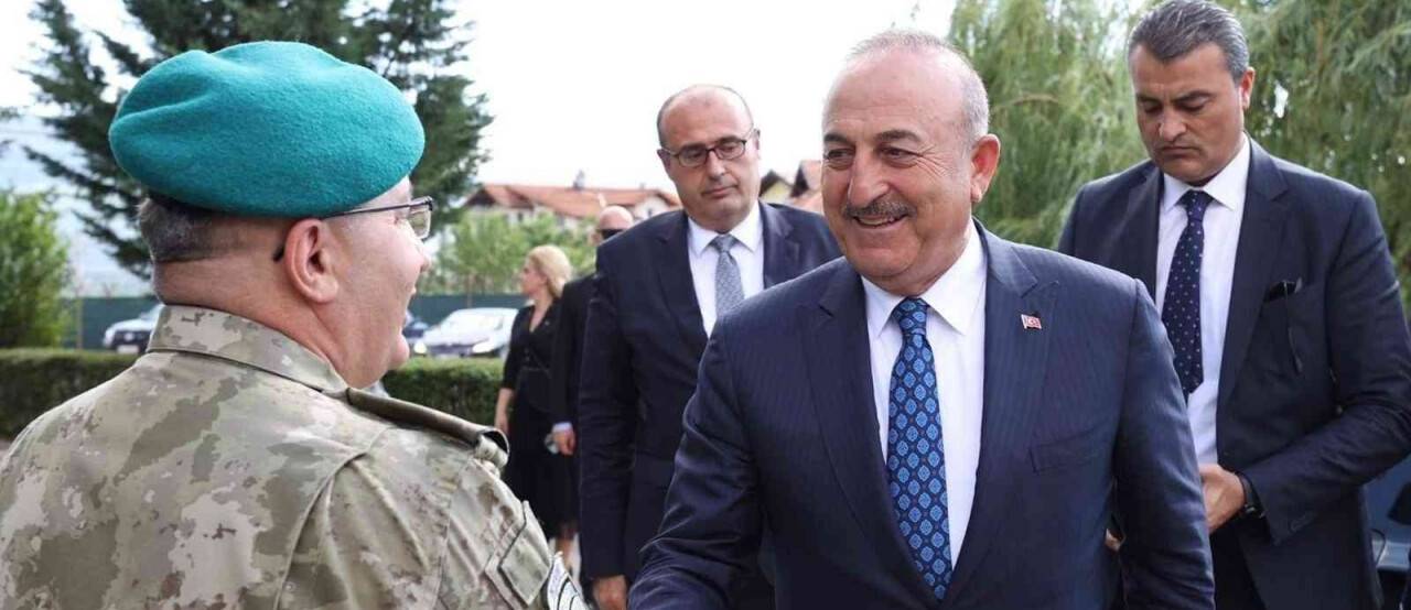 Dışişleri Bakanı Çavuşoğlu, Kosova Türk Temsil Heyeti Başkanlığı'nı ziyaret etti