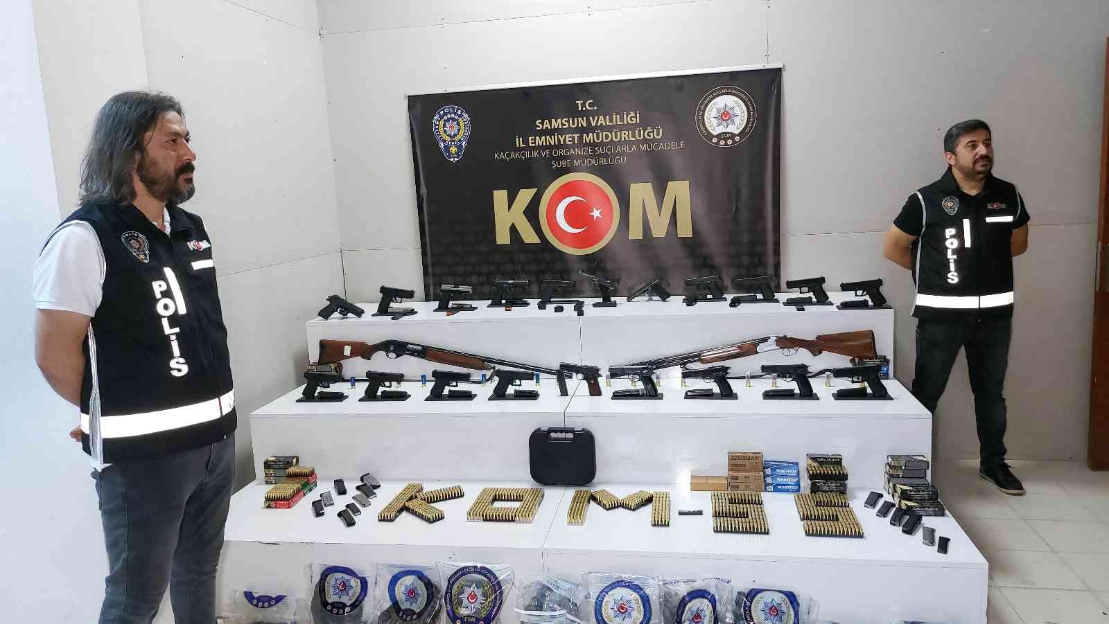 Samsun'da 19 tabanca ele geçirildi, 4 kişi gözaltına alındı