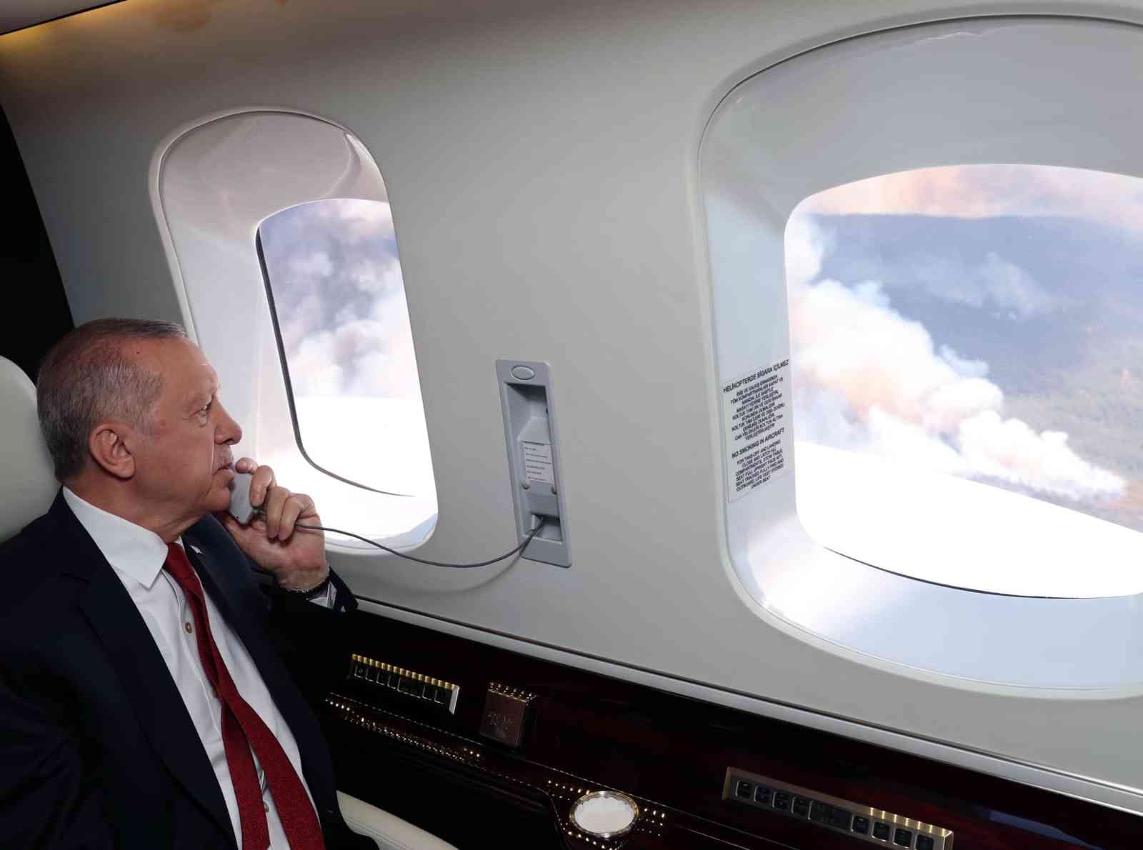 Cumhurbaşkanı Erdoğan yangın bölgesini havadan inceledi
