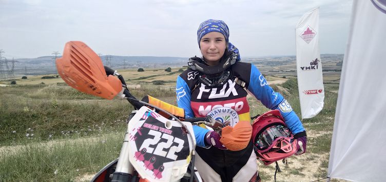 Genç motokrosçu Selen Tınaz'ın hedefi dünya şampiyonluğu