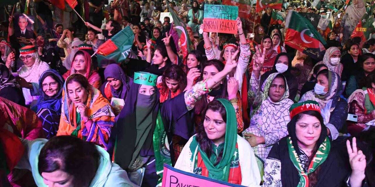 Pakistan’da enflasyon protestosu