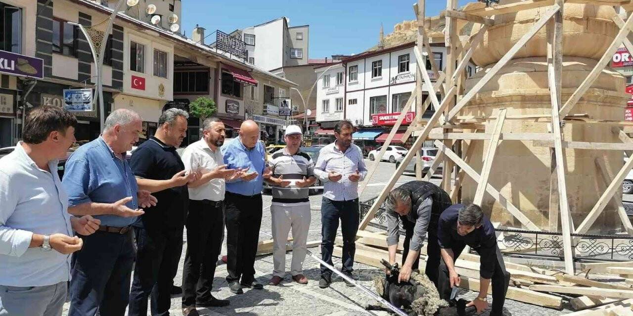 Bayburt’ta Saat Kulesinin restorasyon çalışması başladı