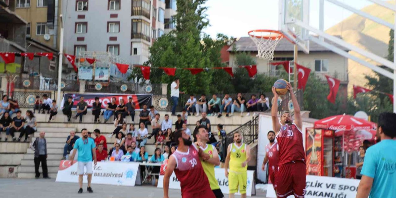 Hakkari’de basketbol heyecanı sona erdi