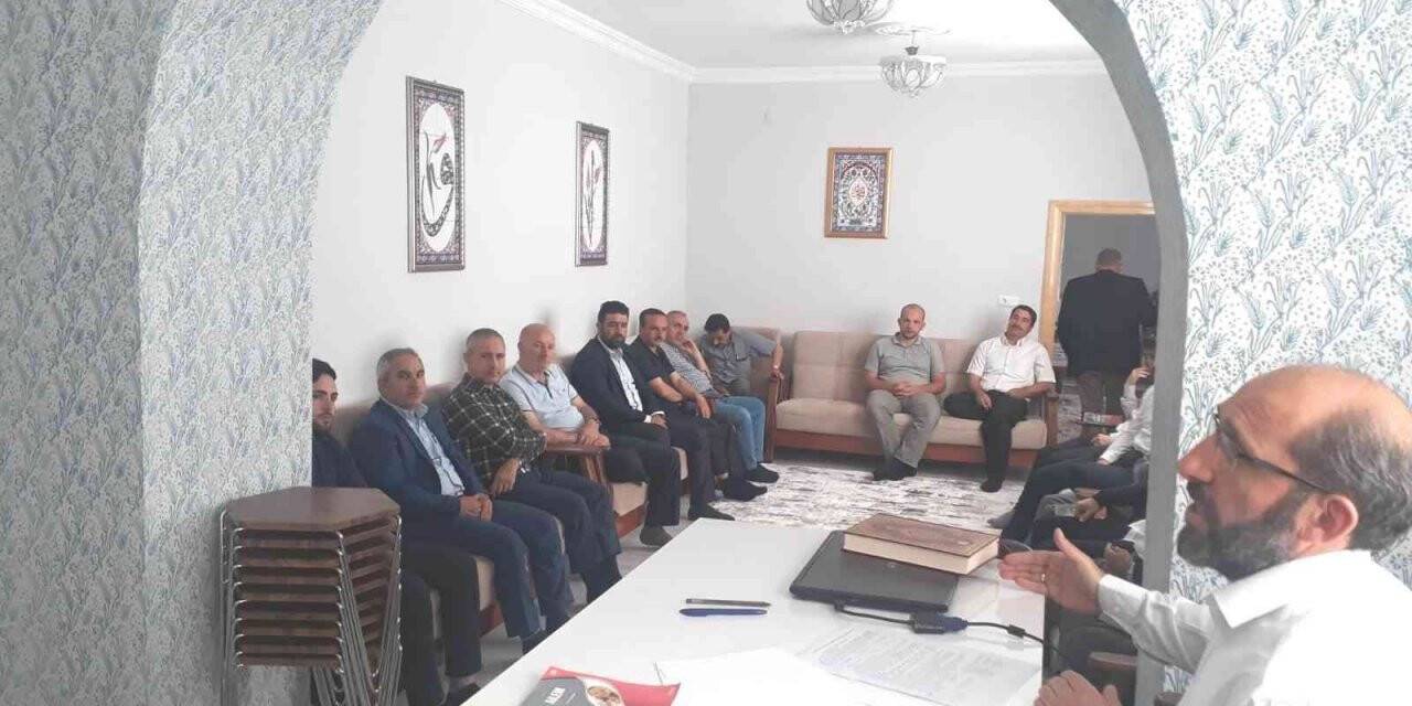 Hisarcık’ta İmam Hatip ve Kur’an kursu hocalarına Kur’an kursu semineri