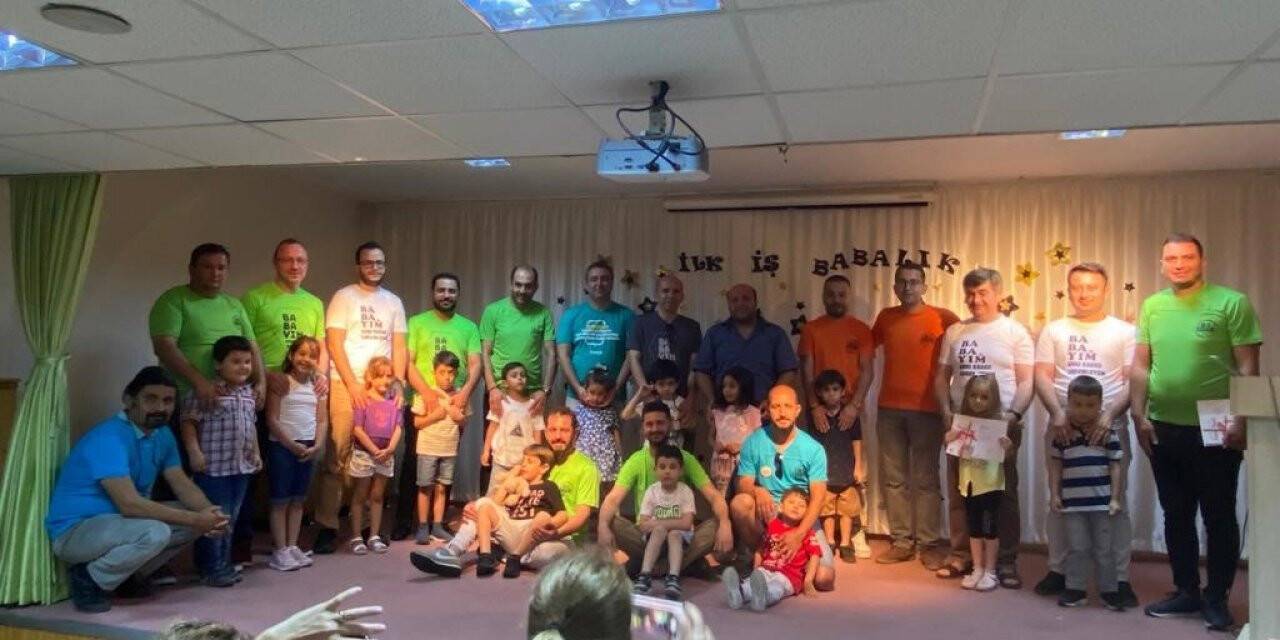 ’Baba Destek Programı’na katılan babalar sertifikalarını aldı