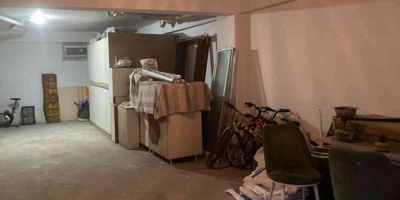 Garajdaki 30 bin liralık malzemeyle birlikte 2 kavanoz reçel de çalındı