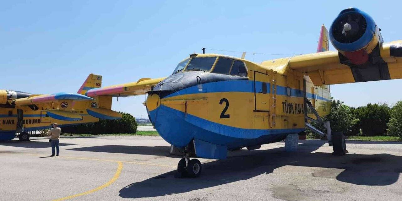 THK’ya ait 4 adet CL-215 Amfibik Yangın Uçağı yangınla mücadele için göreve hazır