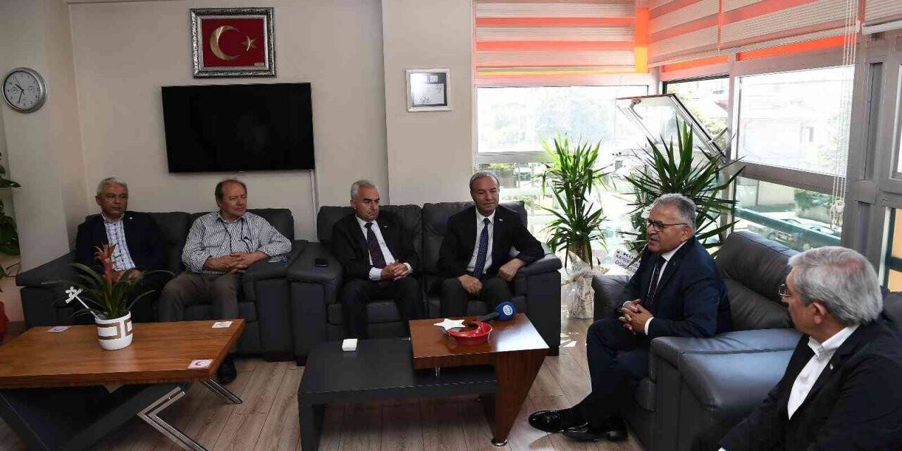 Başkan Büyükkılıç’tan Kızılay’a ziyaret