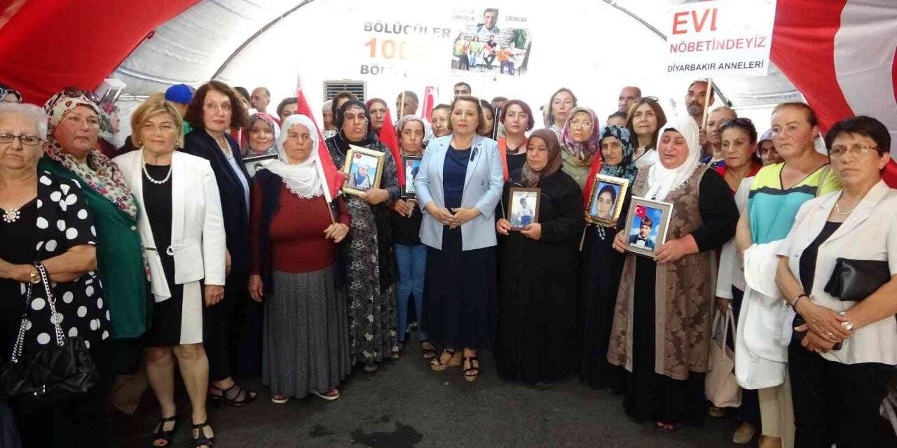 Evlat direnişine kadın muhtarlardan destek