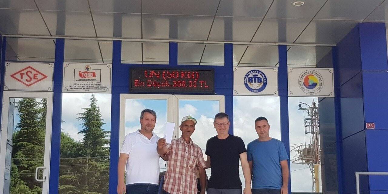 Biga’da yılın ilk arpası satıldı