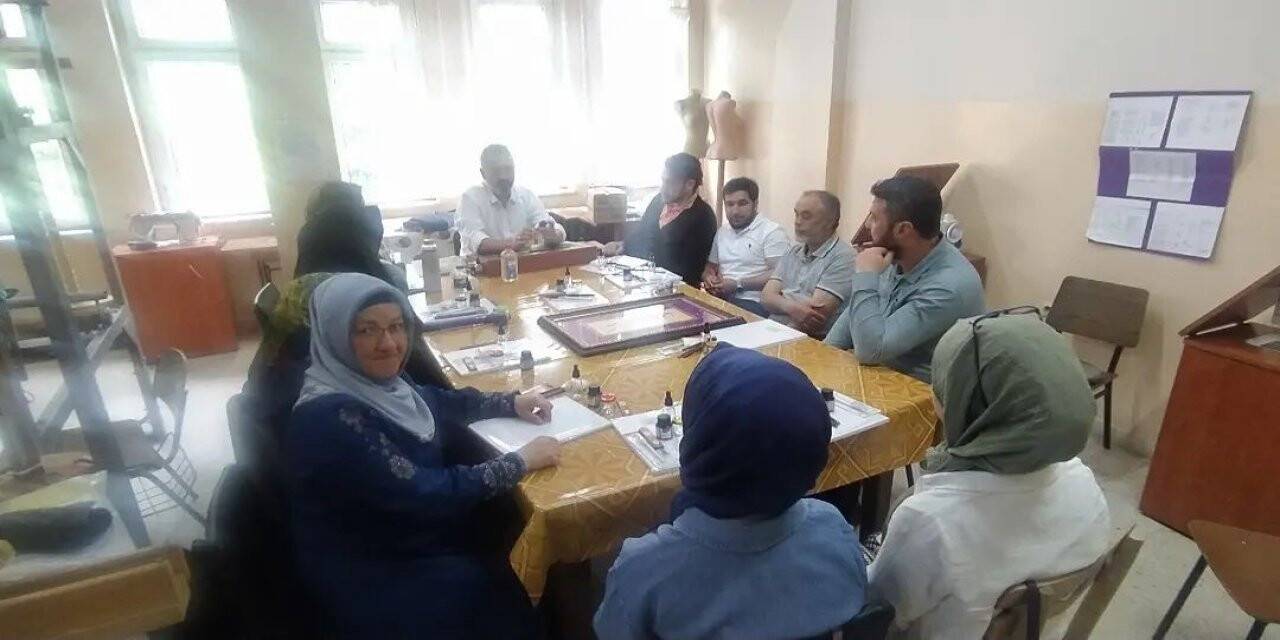 Daday’da ’hüsn-i hat’ kursu açıldı