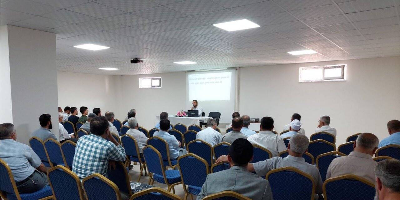 Kahta’da ’Yaz Kur’an Kursu Eğitim Semineri’ düzenlendi