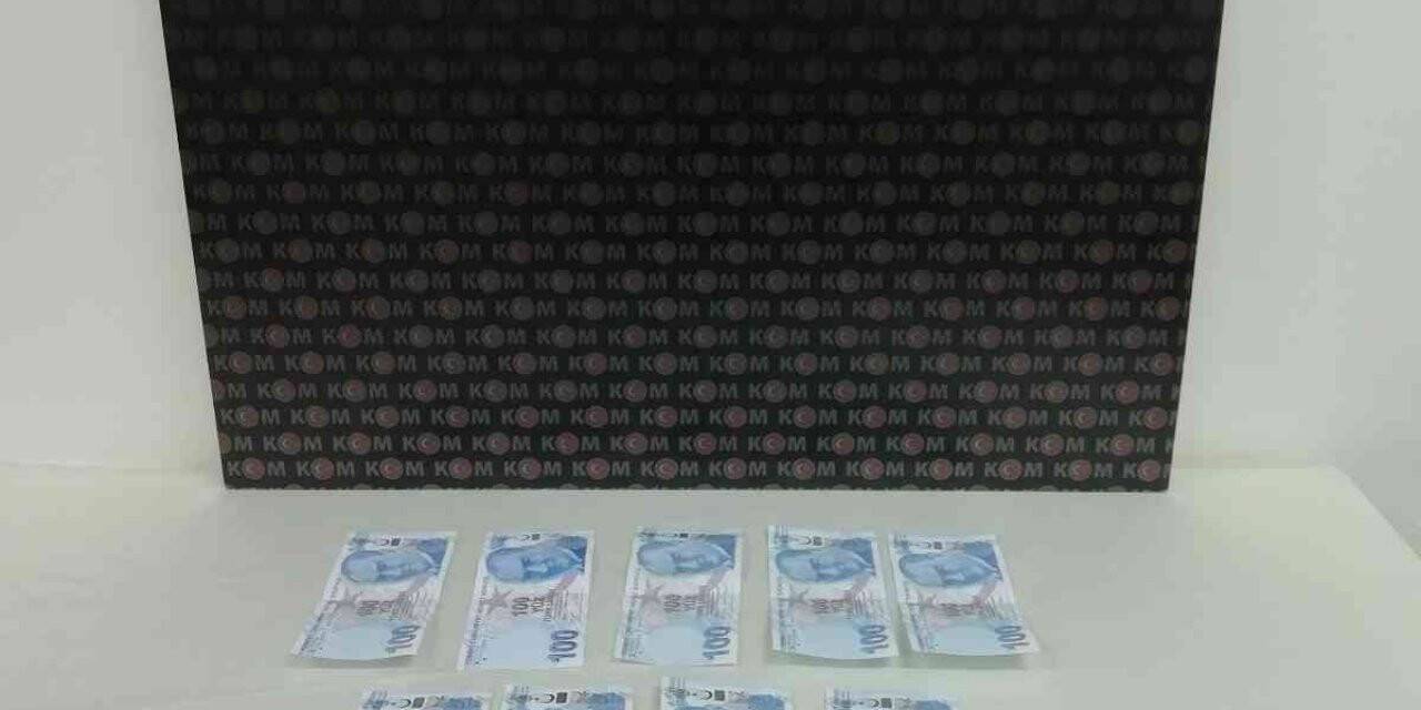 Sivas’ta piyasaya sahte para sokarken yakalandılar