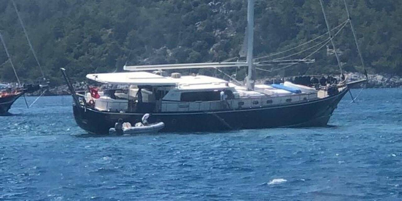 Karaya oturan yelkenlideki 4 kişi kurtarıldı