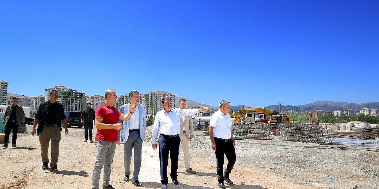 Gürkan ve Tüfenkci, 100. yıl kent parkında incelemelerde bulundu