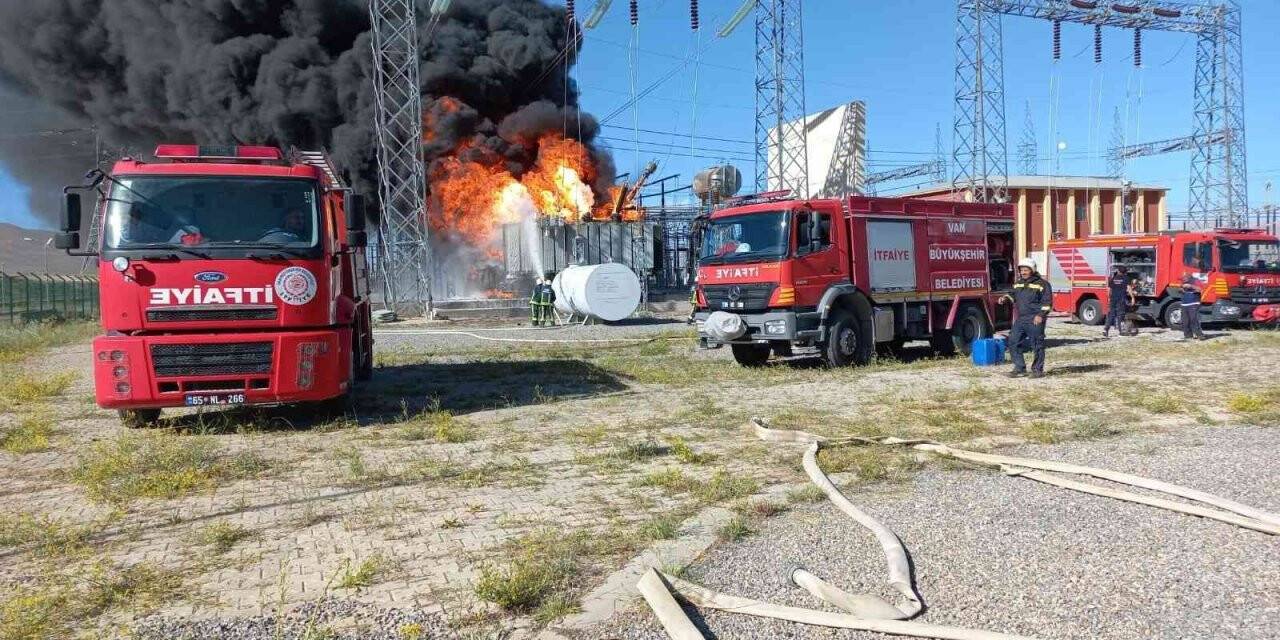 Başkale’deki ana trafo hattında çıkan yangın devam ediyor