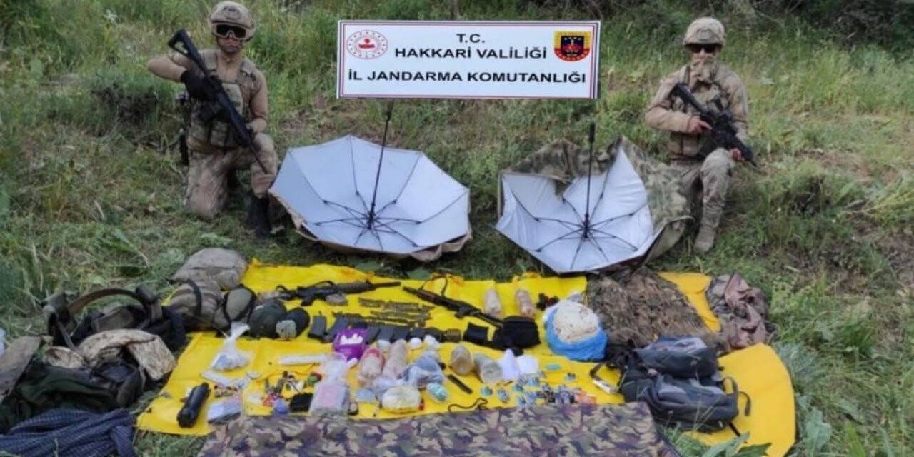 Şemdinli’de 2 teröristin etkisiz hale getirildiği operasyonda silah, mühimmat ve patlayıcı ele geçirildi