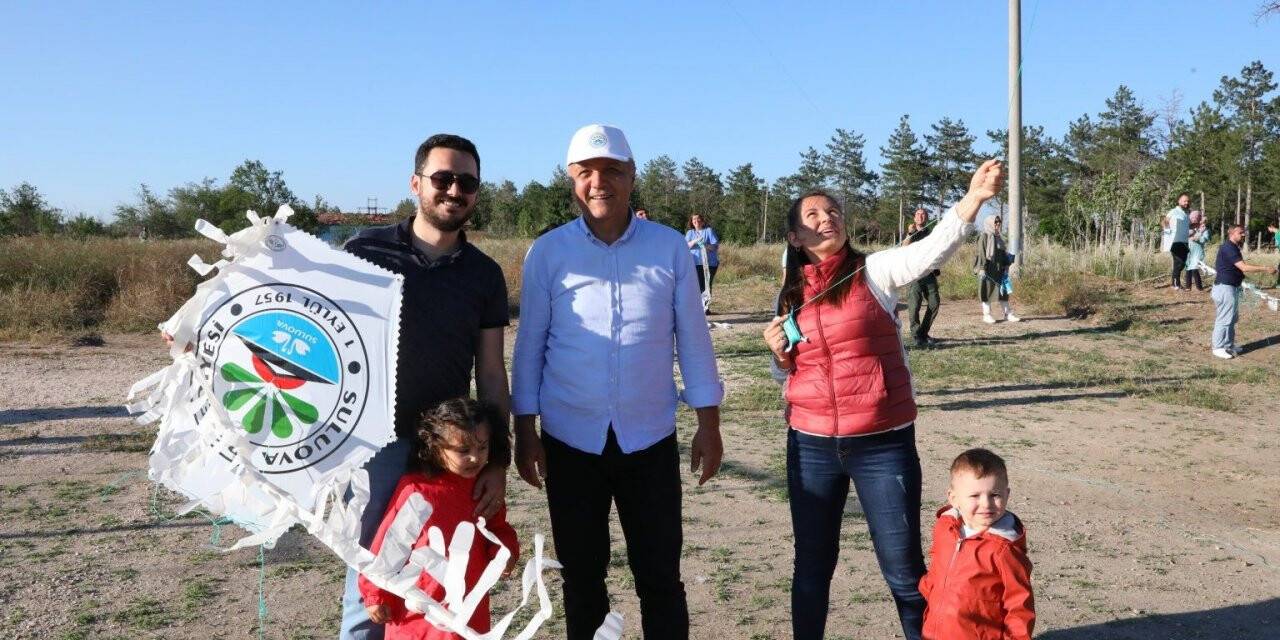 Suluova Belediyesinden Yedikır Millet Bahçesinde uçurtma şenliği