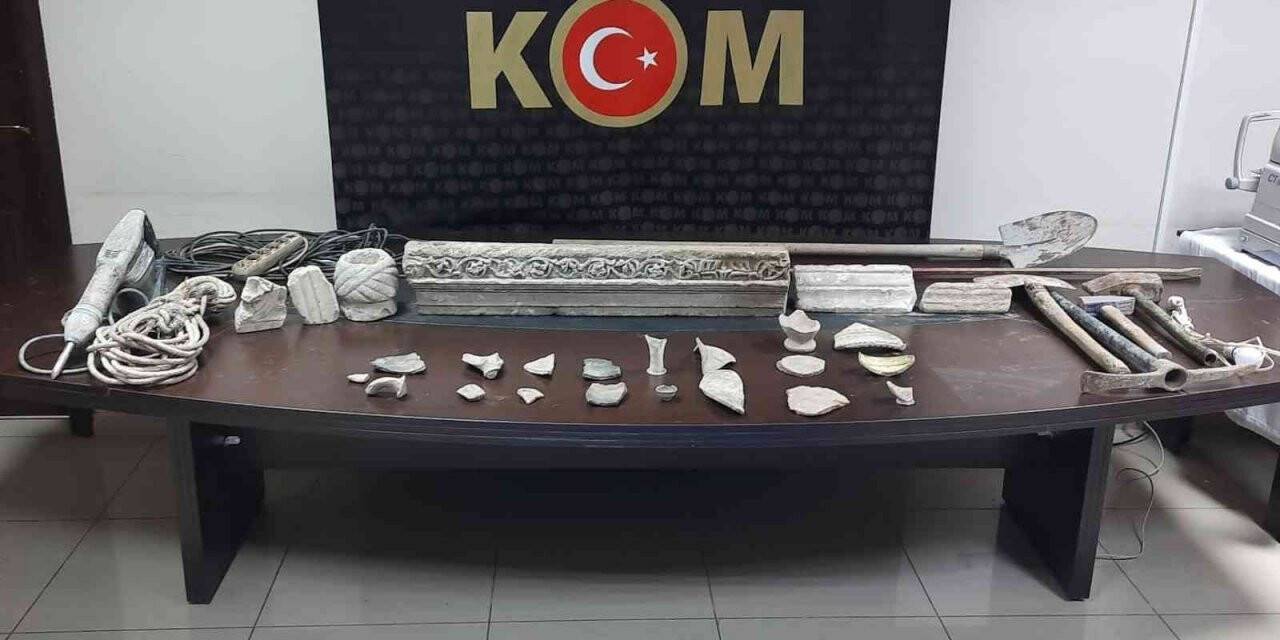 İzmir’de kaçak kazı yapılan iki eve polisten baskın: 2 gözaltı