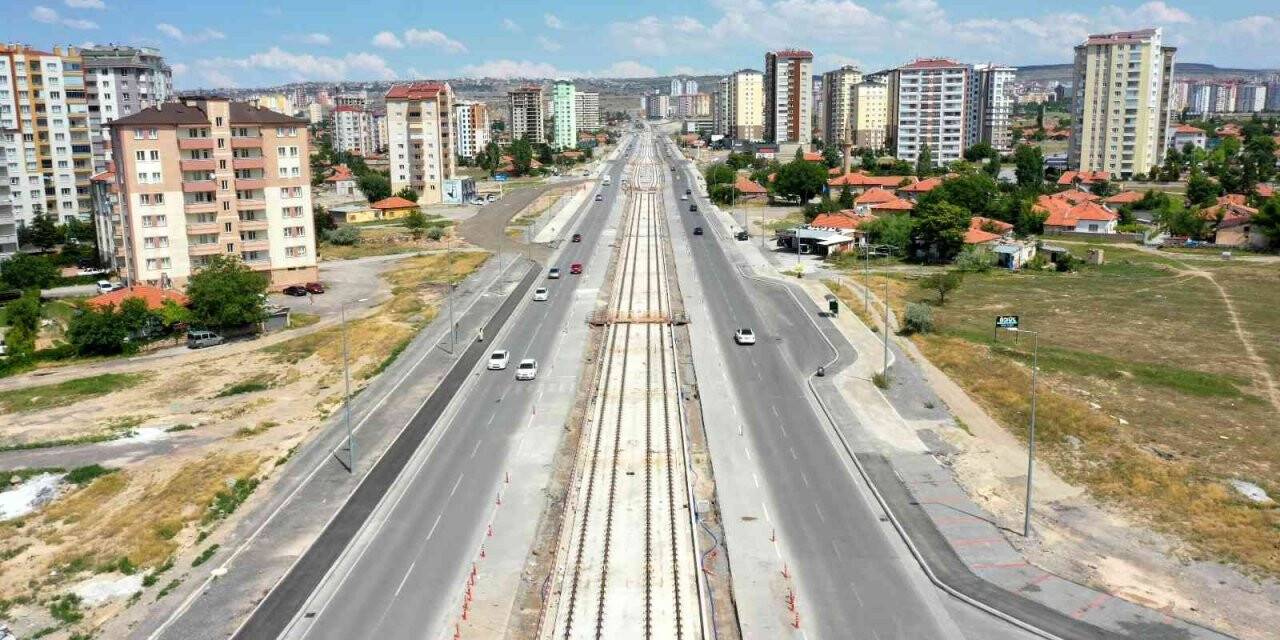 Raylı sistem hattı üzerinde çalışmalar sürüyor