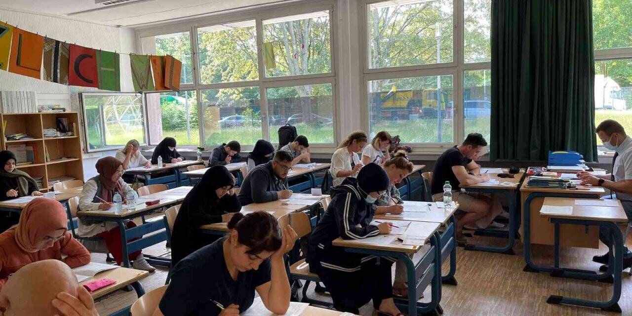 Yurt Dışı Programları Dönem Sonu Sınavları başarı ile tamamlandı